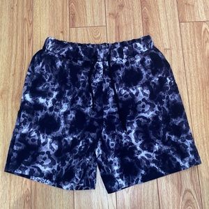 BLACK AND GREY TIE DYE SHORTS